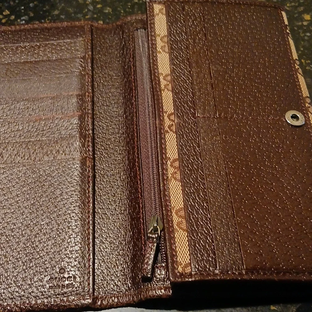 Authentic Gucci Brown Monogram Big Wallet - Picture 7 of 11